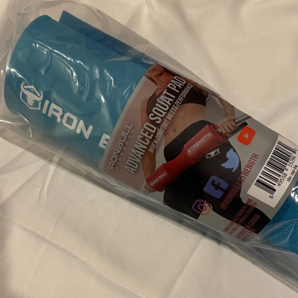 Ironbull Barbell Foam Cushion in Blue